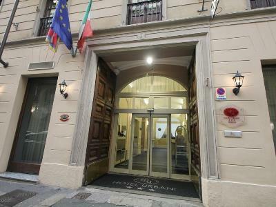 Hotel Urbani