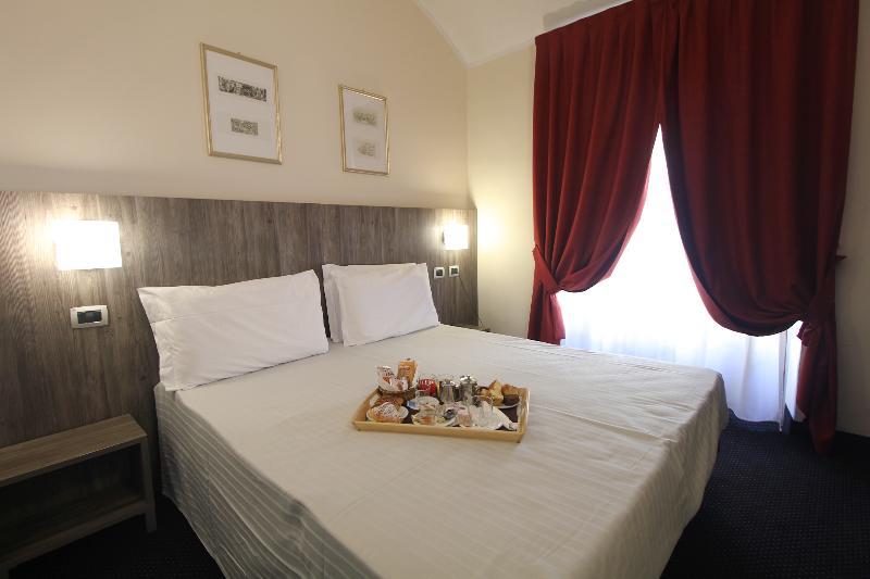 Urbani 3* Turin