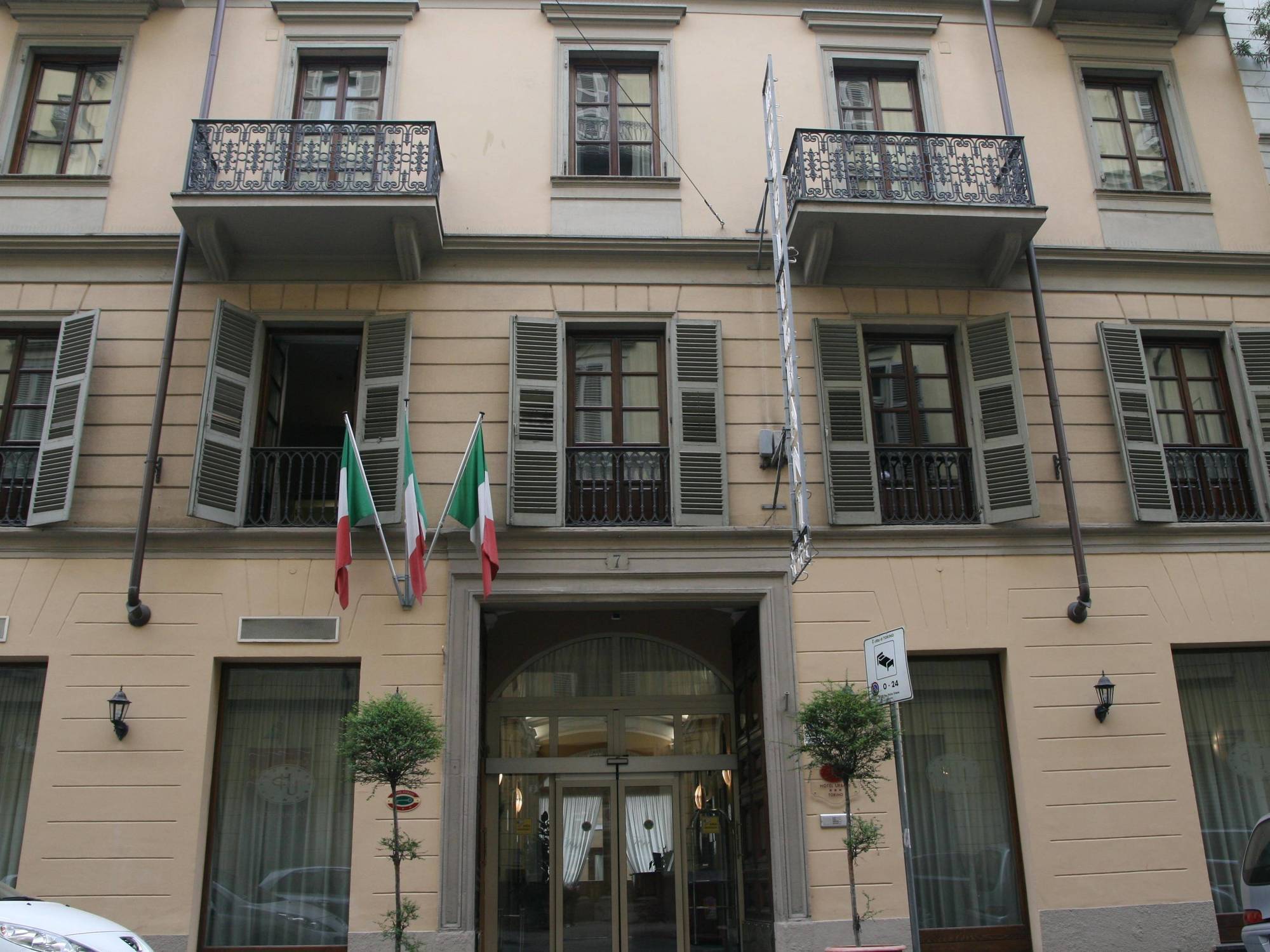 Urbani Hotel 3*